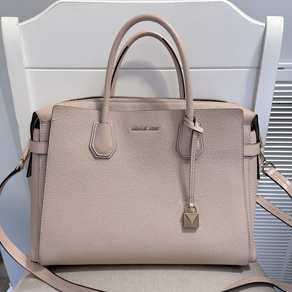 Used Michael Kors, Large, Blush Color